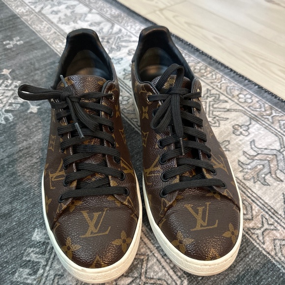 Louis Vuitton monogram sneaker - Picture 1 of 5